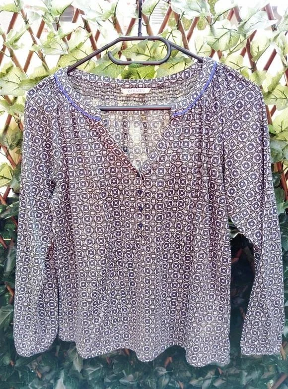 Damesblouse met lange mouwen en print – photo 2